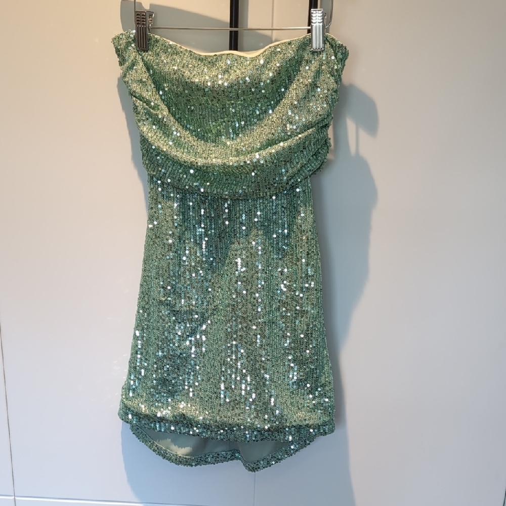 Lucy in the Sky Latica Sequin Strapless Mini Dress in Green - Picture 3 of 5